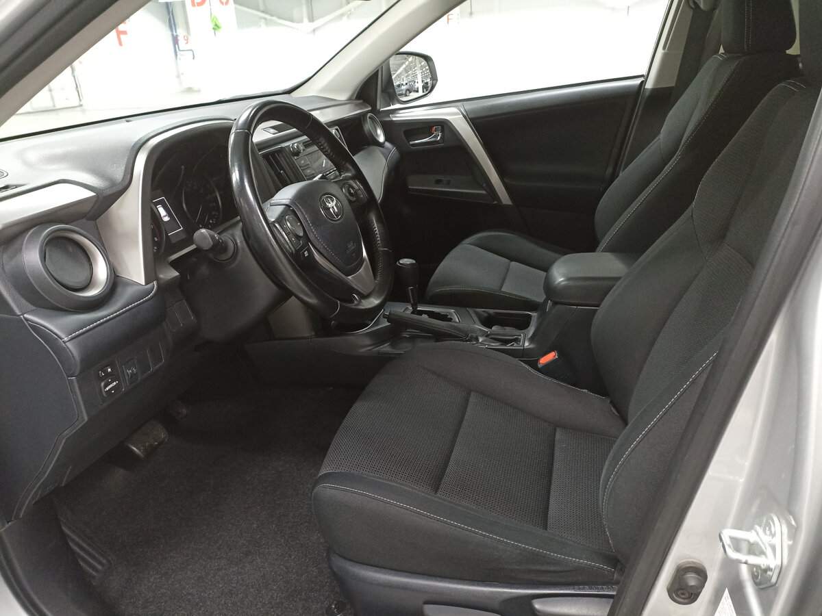 Toyota RAV4 2019 года с пробегом. Фото: #15