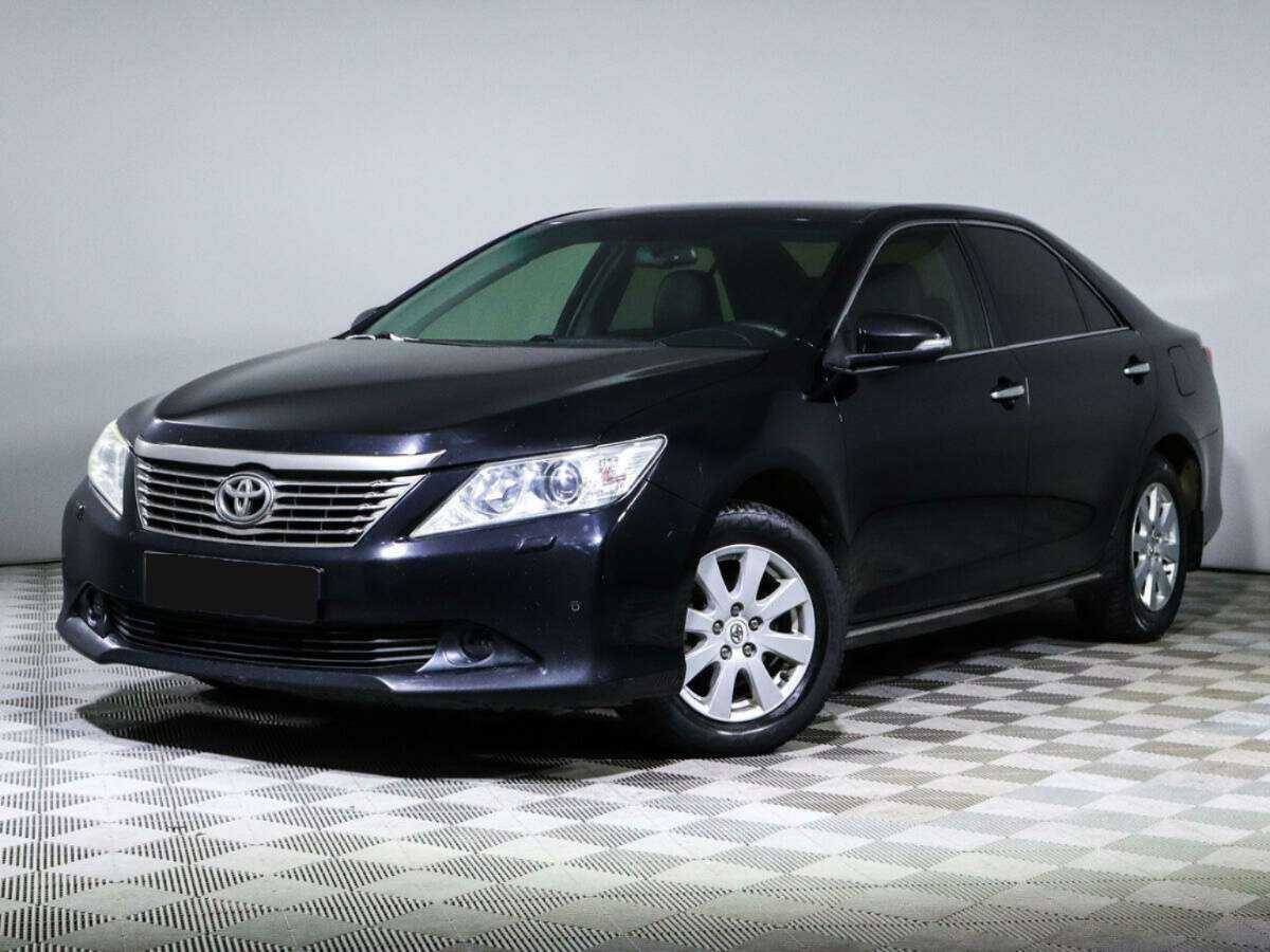 Toyota Camry 2012 года с пробегом. Посмотреть фото