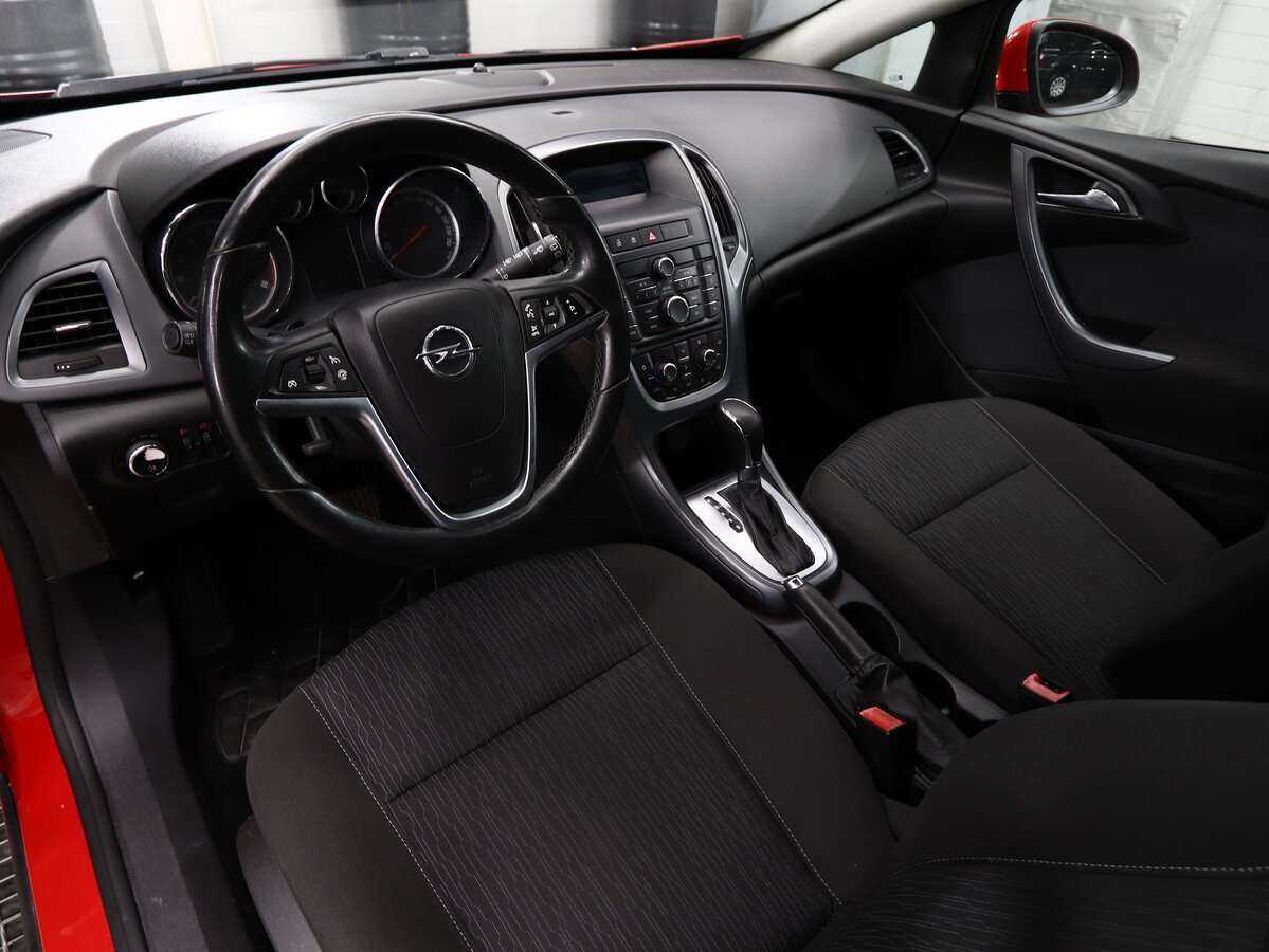 Opel Astra 2012 года с пробегом. Фото: #6