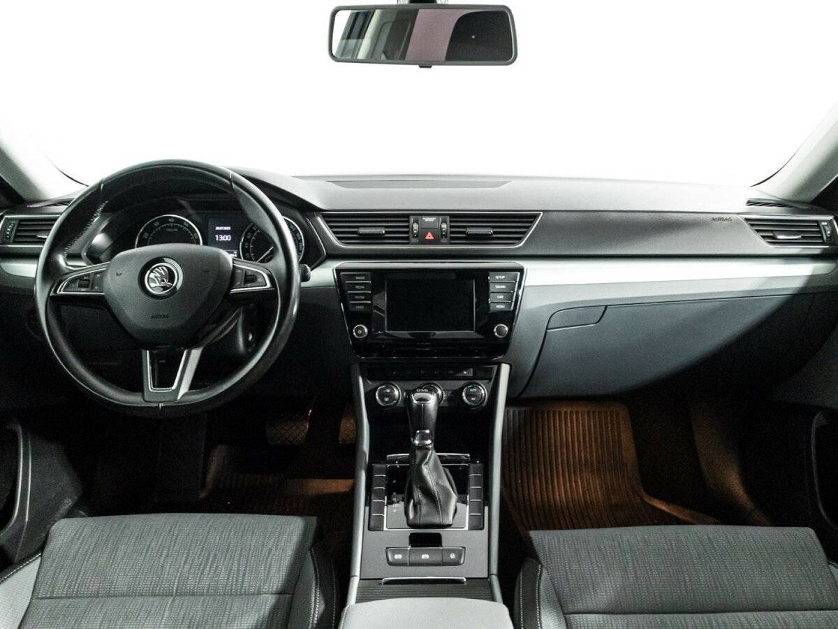 Skoda Superb 2015 года с пробегом. Фото: #12