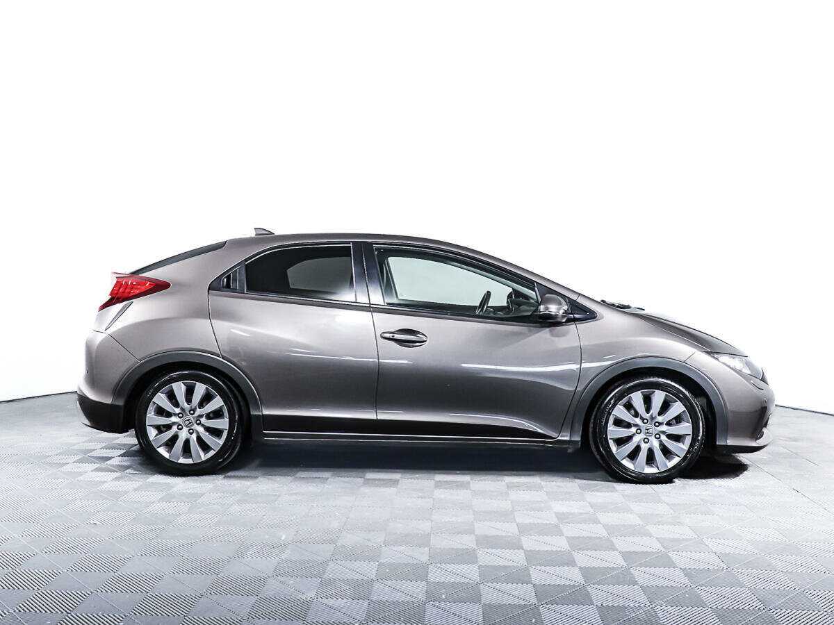 Honda Civic 2013 года с пробегом. Фото: #3