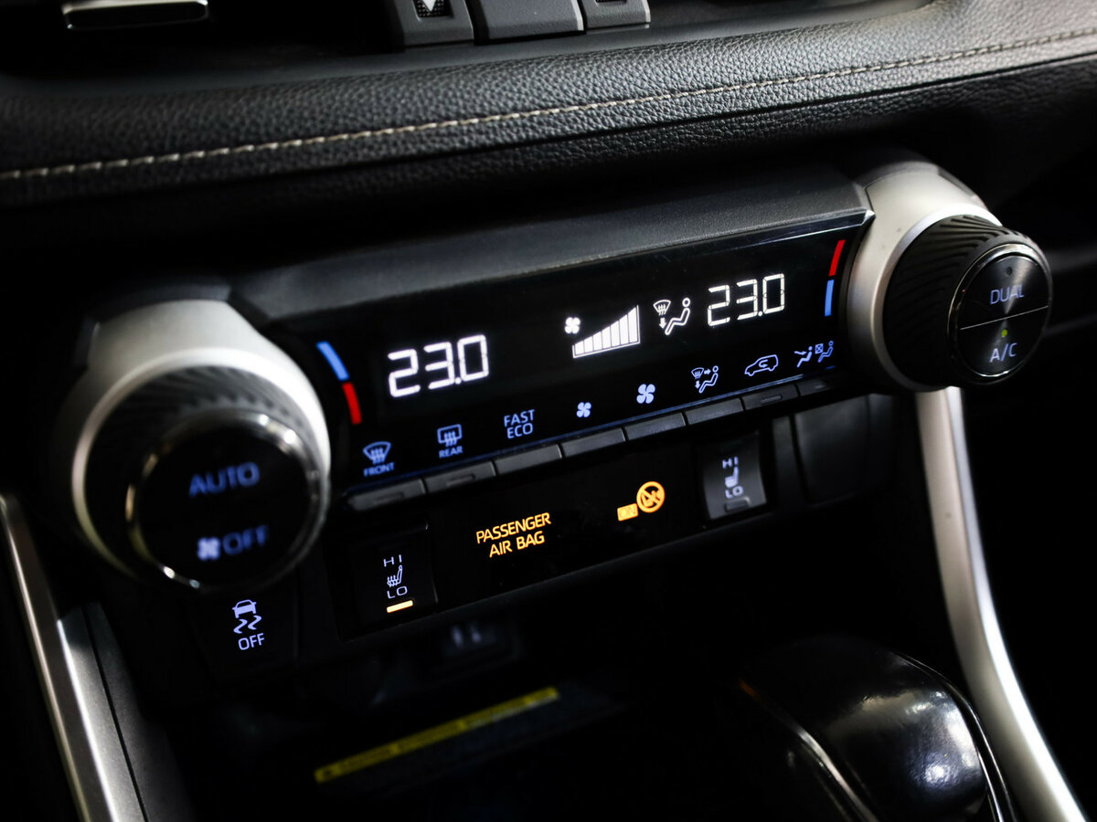 Toyota RAV4 2019 года с пробегом. Фото: #14