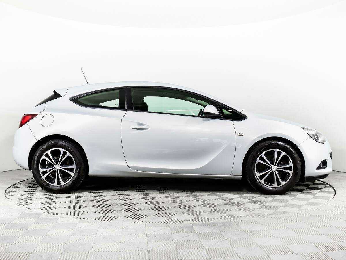 Opel Astra 2012 года с пробегом. Фото: #3