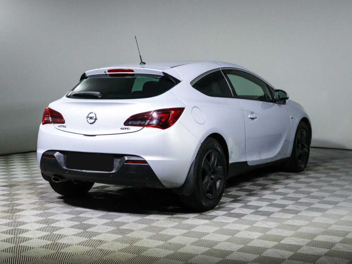 Opel Astra 2013 года с пробегом. Фото: #3