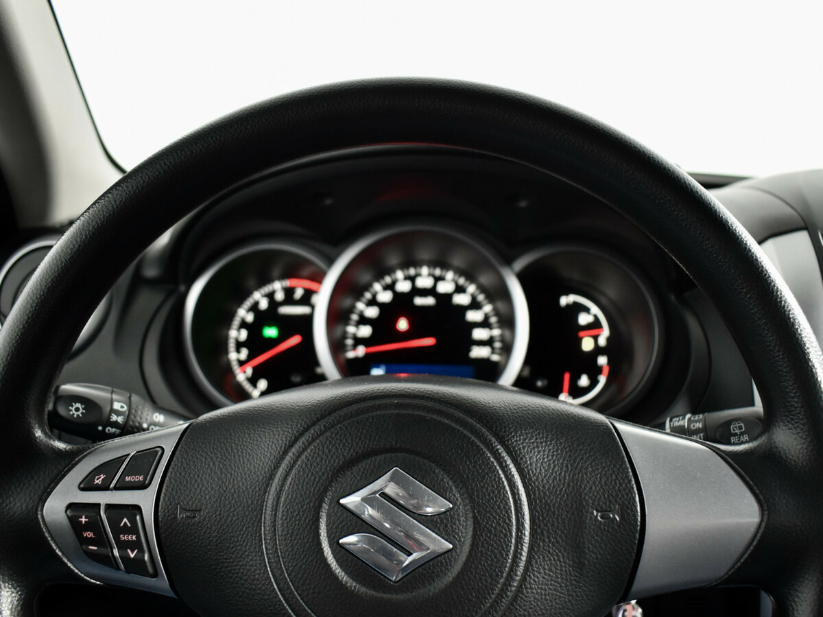 Suzuki Grand Vitara 2014 года с пробегом. Фото: #13