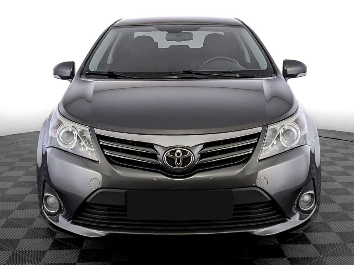 Toyota Avensis 2012 года с пробегом. Фото: #1