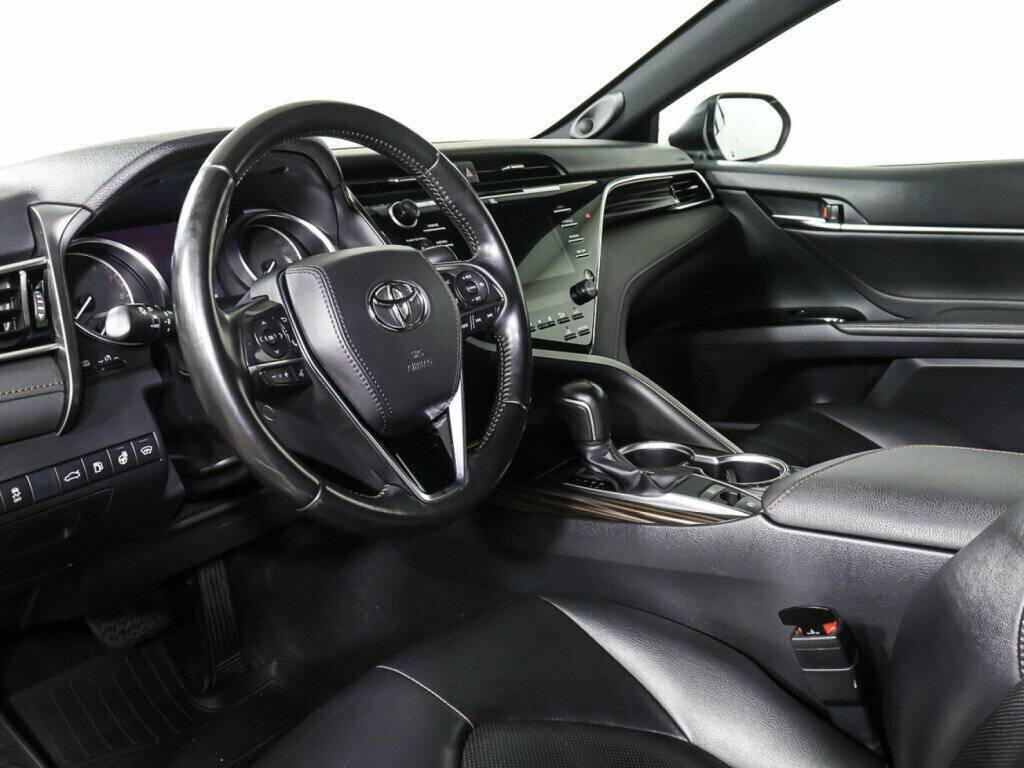 Toyota Camry 2018 года с пробегом. Фото: #14