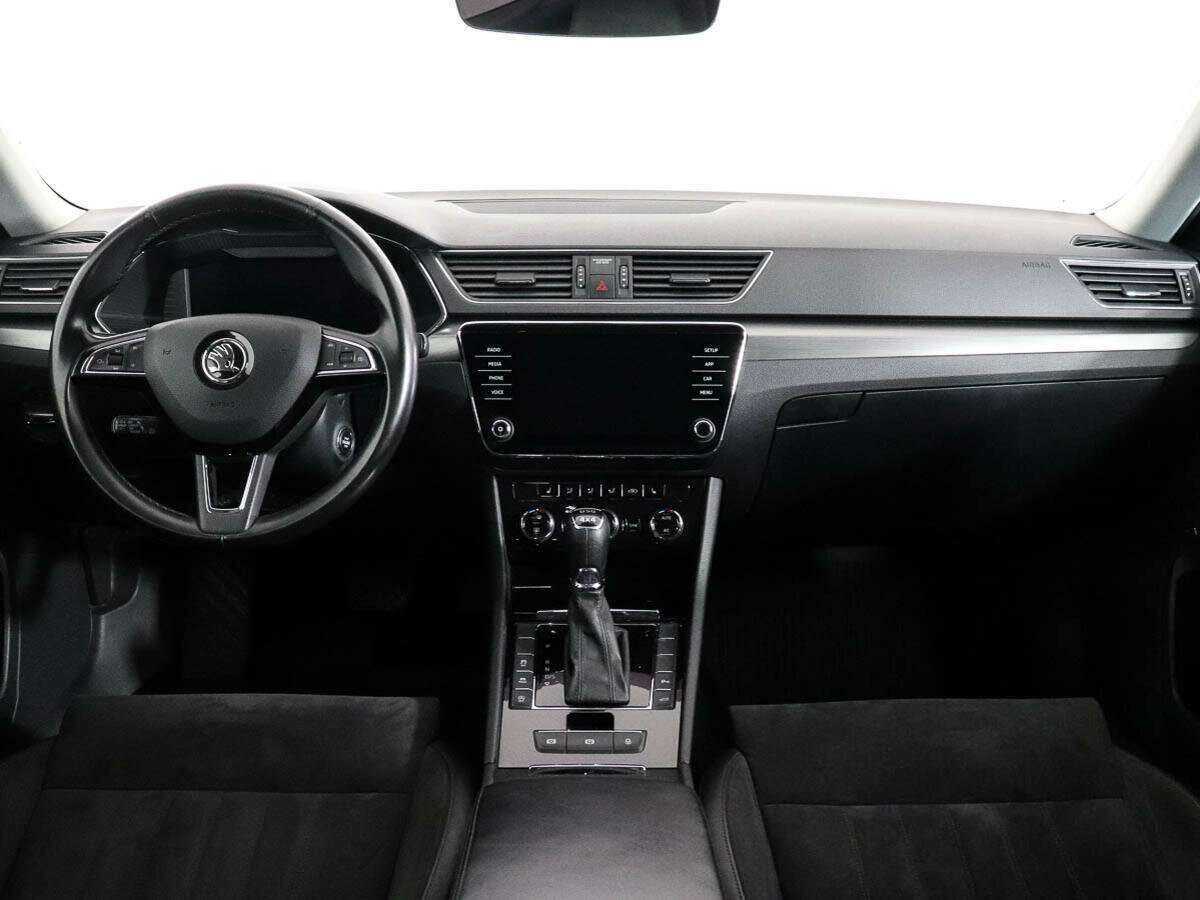 Skoda Superb 2019 года с пробегом. Фото: #11