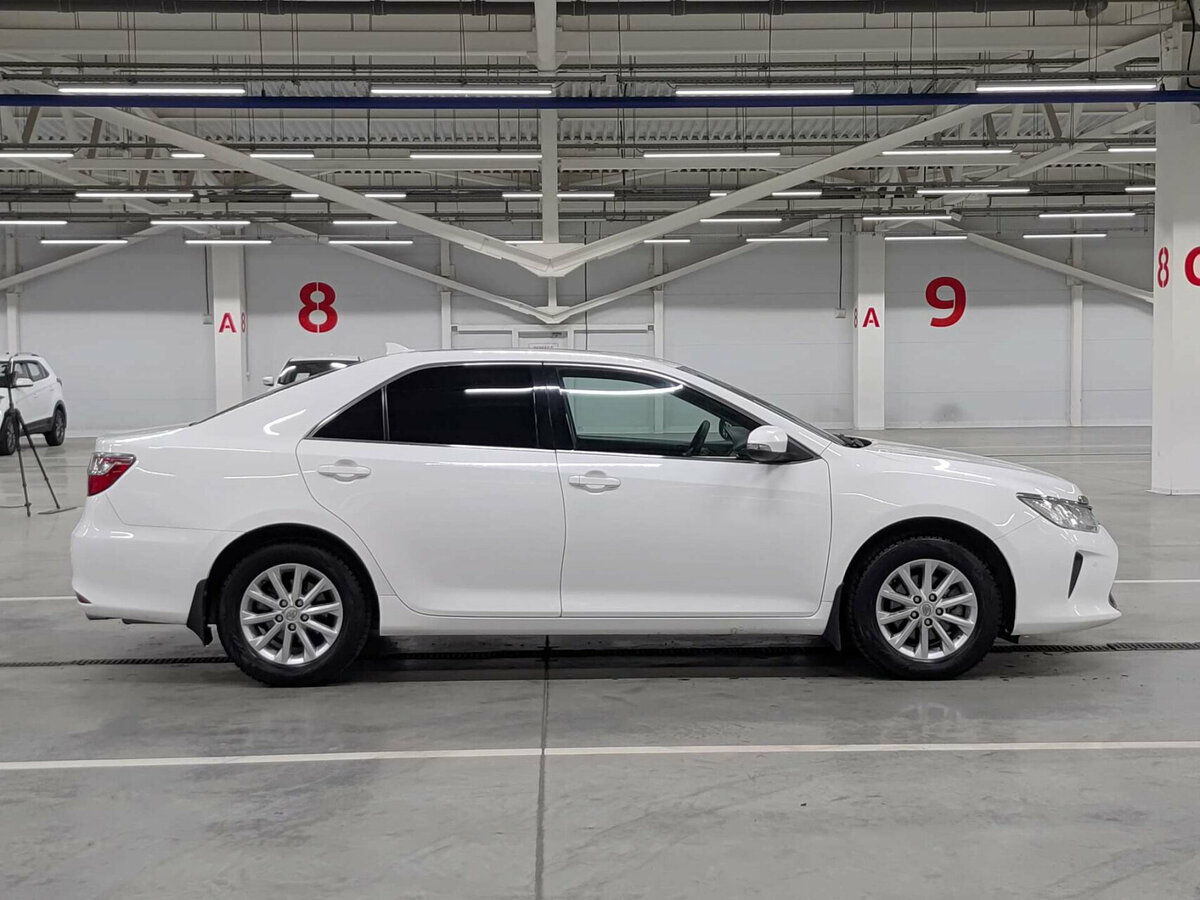 Toyota Camry 2017 года с пробегом. Фото: #3