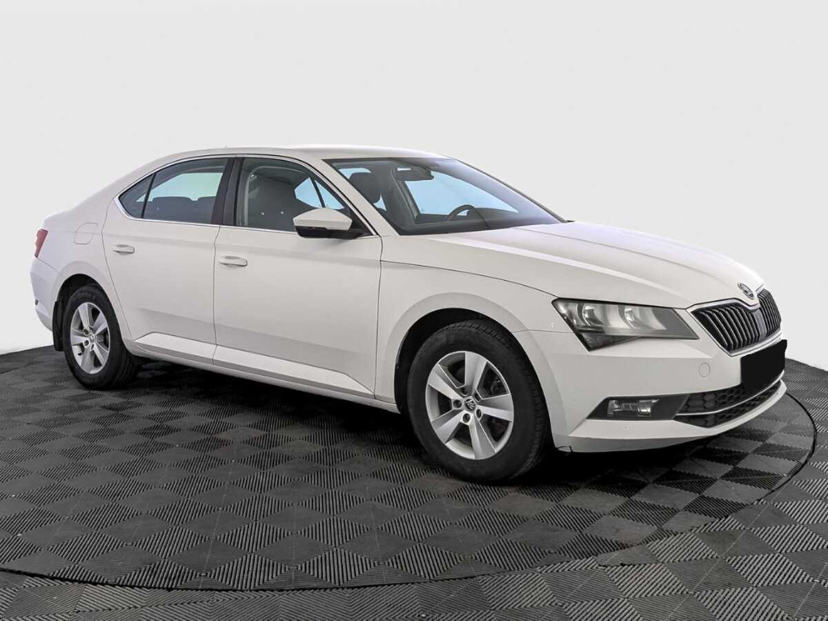 Skoda Superb 2017 года с пробегом. Фото: #2