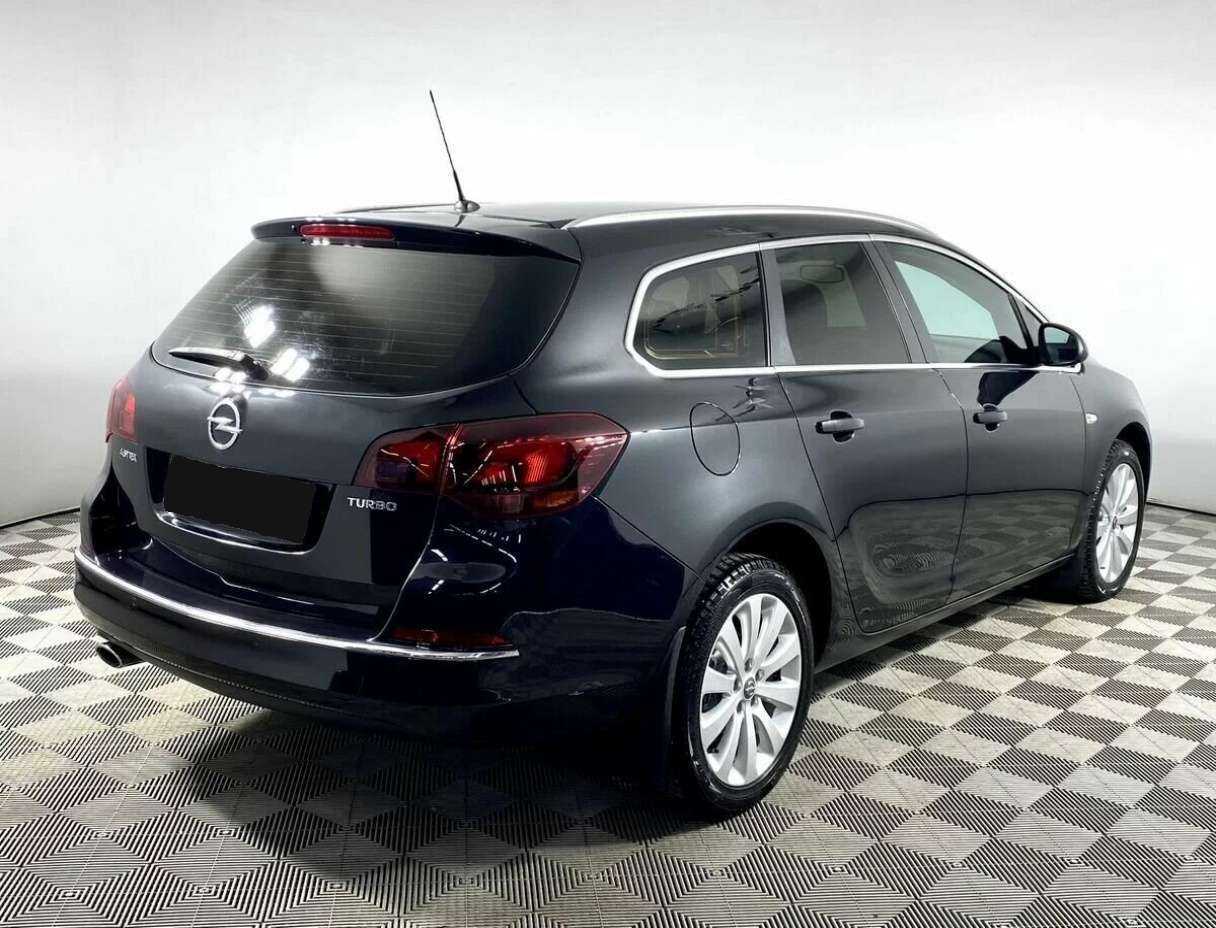 Opel Astra 2013 года с пробегом. Фото: #4