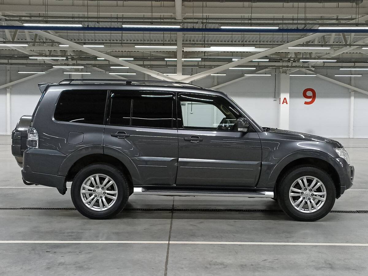 Mitsubishi Pajero 2012 года с пробегом. Фото: #3