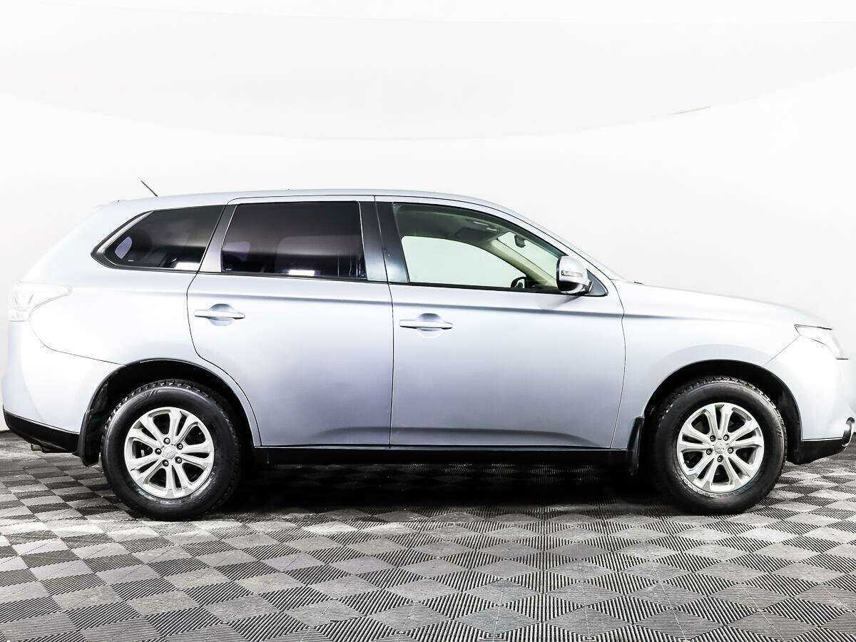 Mitsubishi Outlander 2012 года с пробегом. Фото: #3