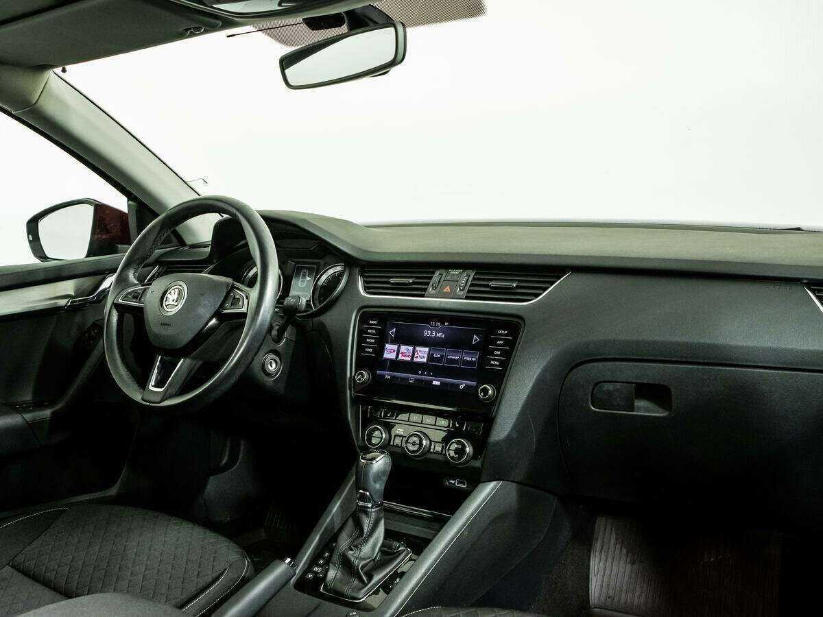 Skoda Octavia 2018 года с пробегом. Фото: #8
