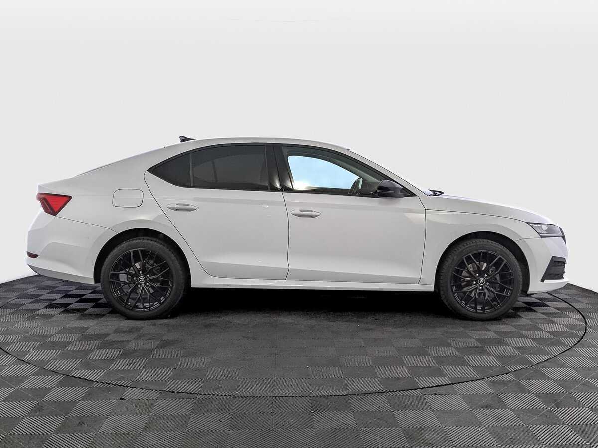 Skoda Octavia 2021 года с пробегом. Фото: #3