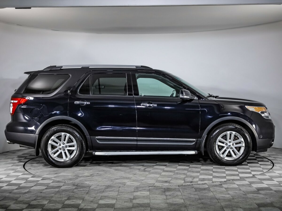 Ford Explorer 2013 года с пробегом. Фото: #3