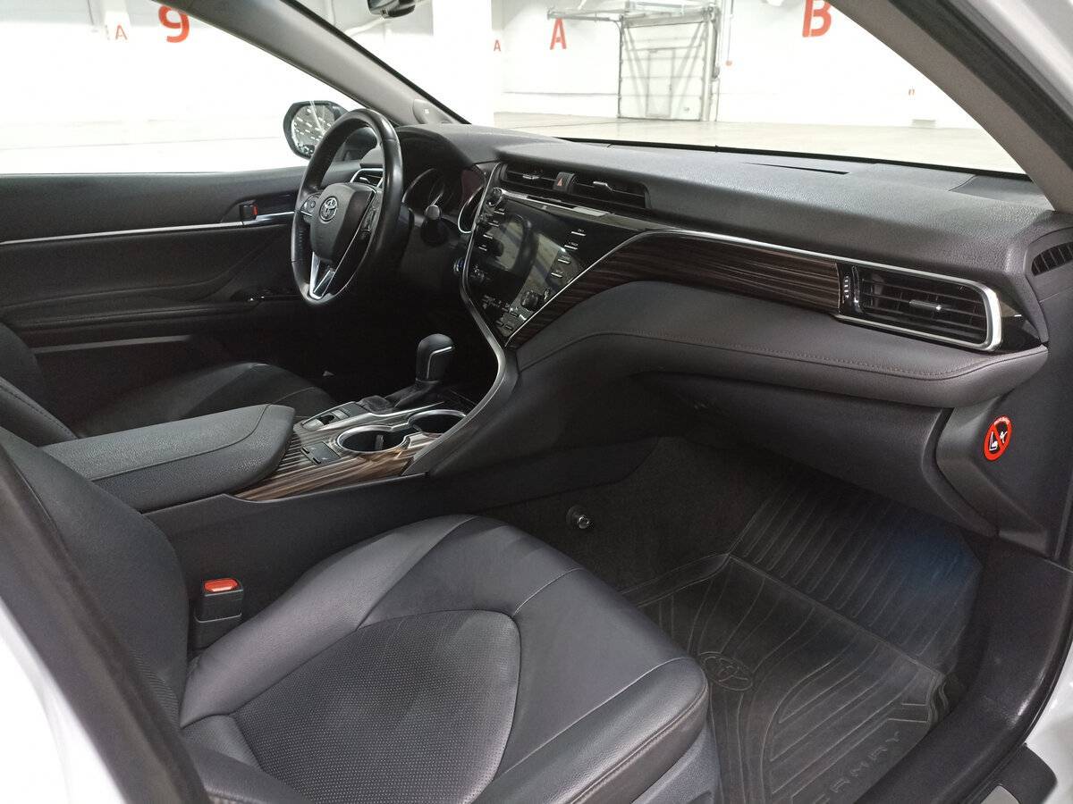 Toyota Camry 2019 года с пробегом. Фото: #10
