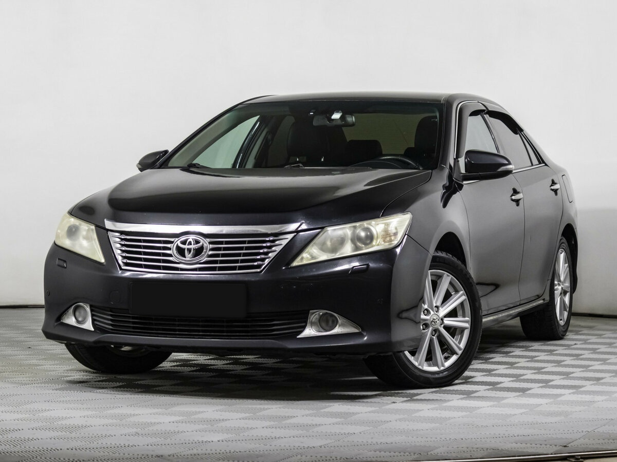 Toyota Camry 2012 года с пробегом. Посмотреть фото