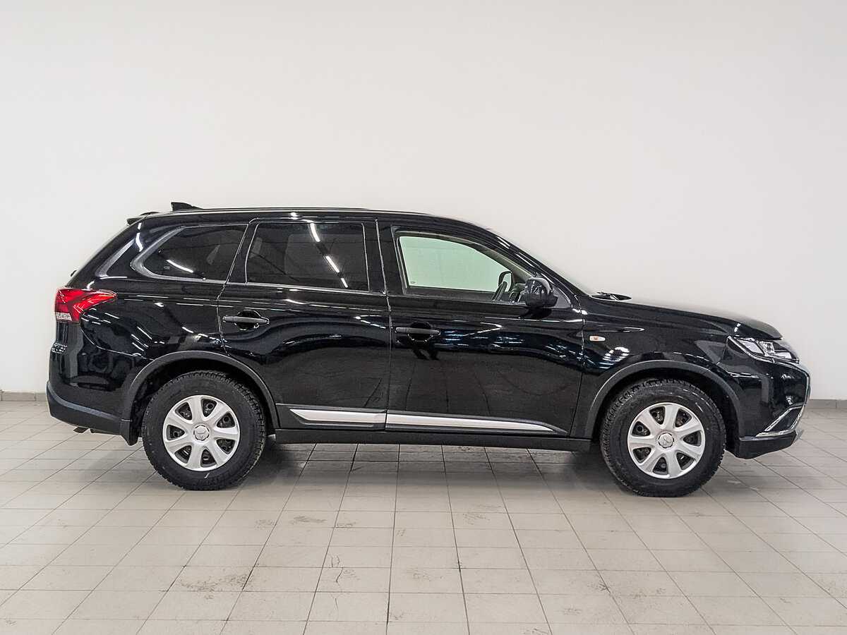 Mitsubishi Outlander 2018 года с пробегом. Фото: #3