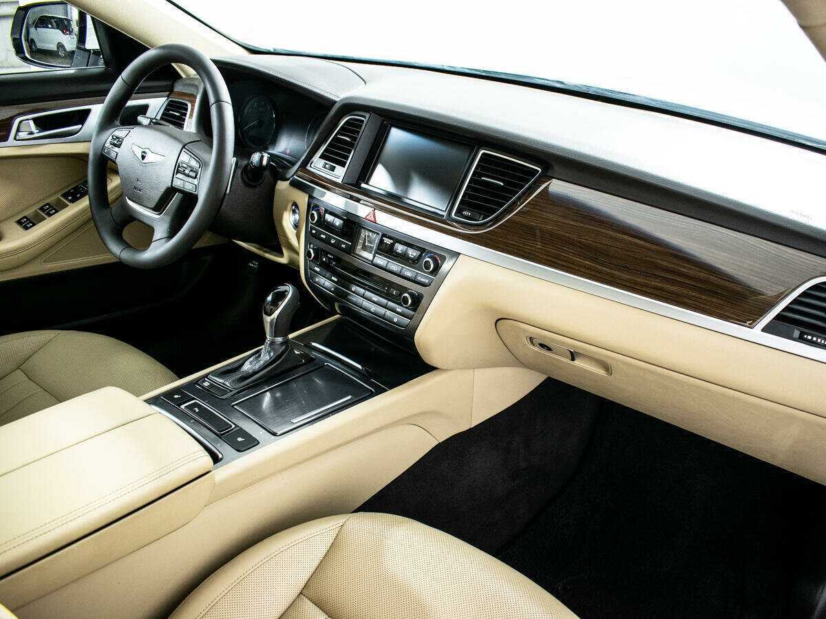 Hyundai Genesis 2015 года с пробегом. Фото: #9