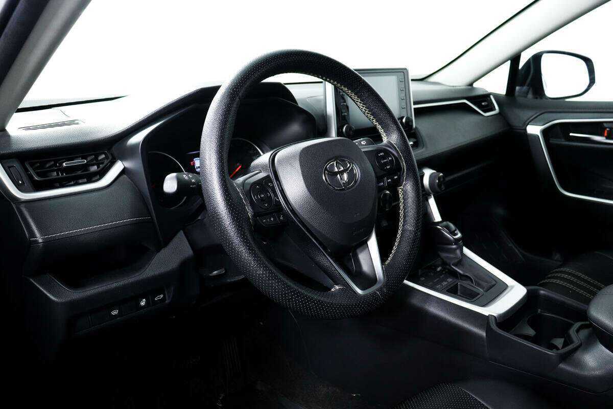 Toyota RAV4 2020 года с пробегом. Фото: #12