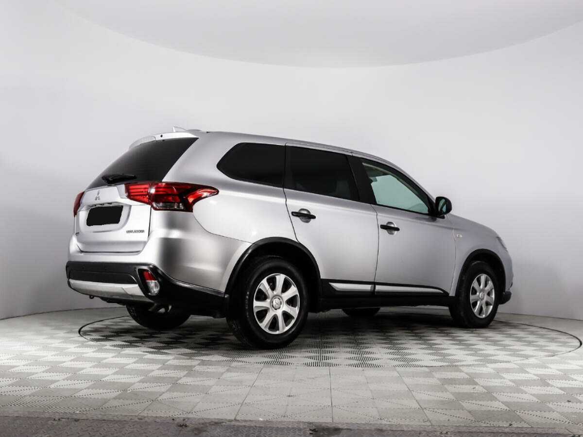 Mitsubishi Outlander 2018 года с пробегом. Фото: #4