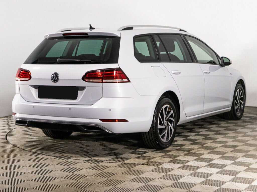 Volkswagen Golf 2018 года с пробегом. Фото: #4