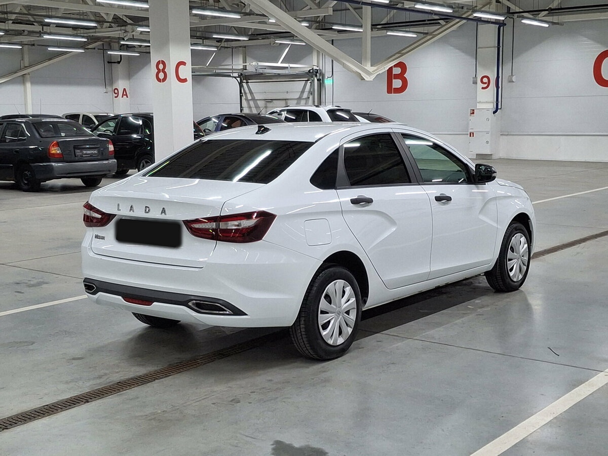 Lada (ВАЗ) Vesta 2023 года с пробегом. Фото: #4