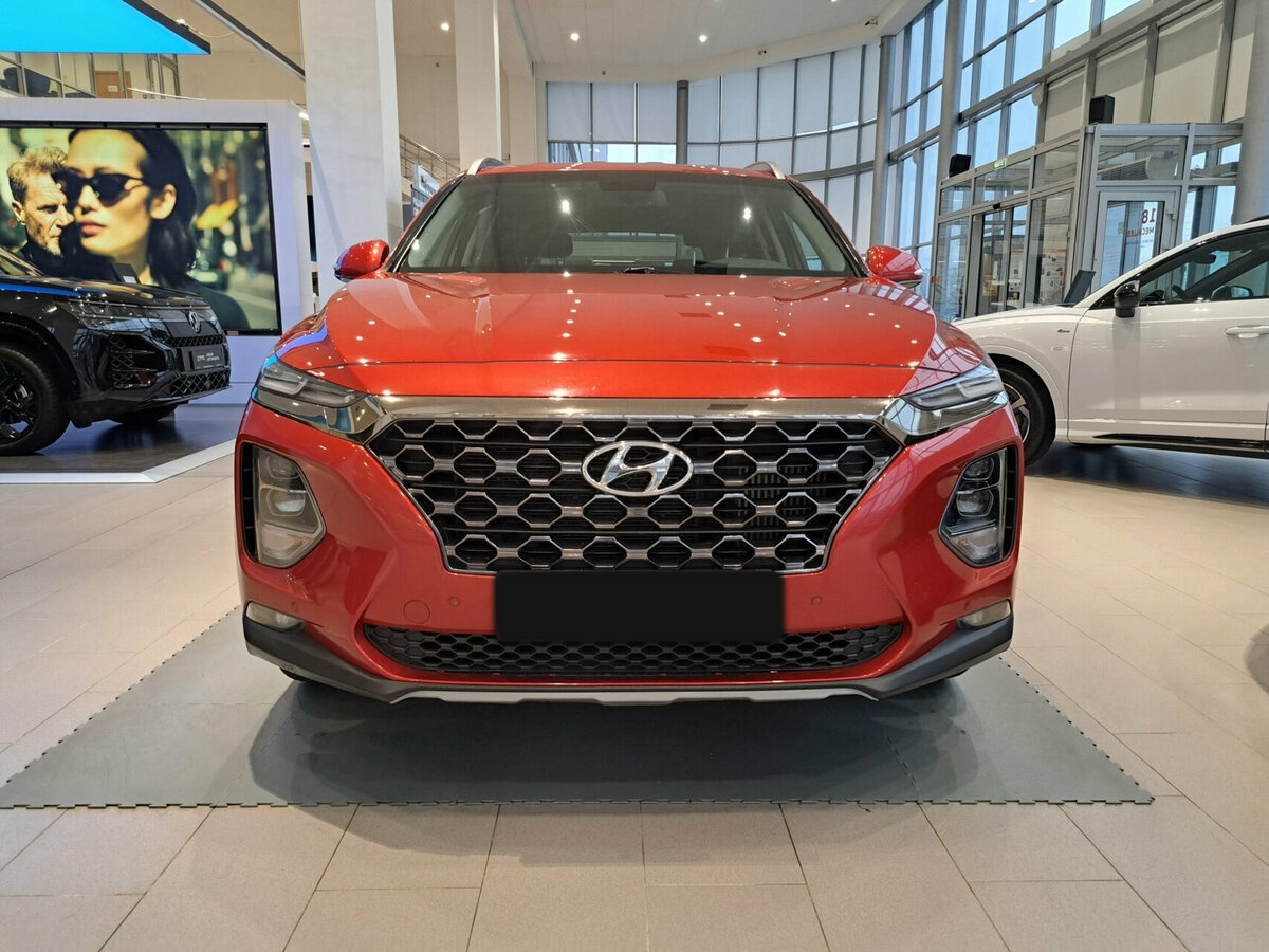 Hyundai Santa Fe 2019 года с пробегом. Фото: #1