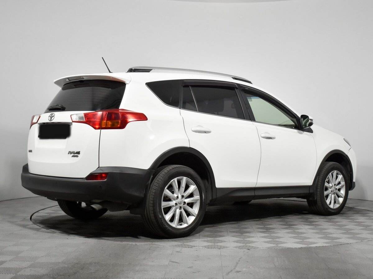 Toyota RAV4 2015 года с пробегом. Фото: #3