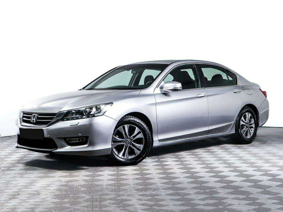 Honda Accord 2013 года с пробегом. Посмотреть фото
