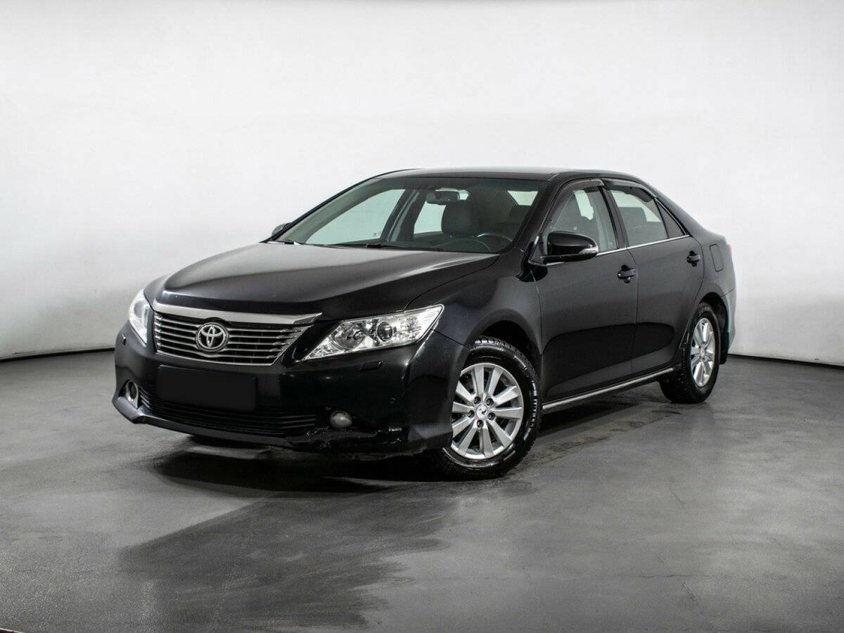 Toyota Camry 2013 года с пробегом. Посмотреть фото