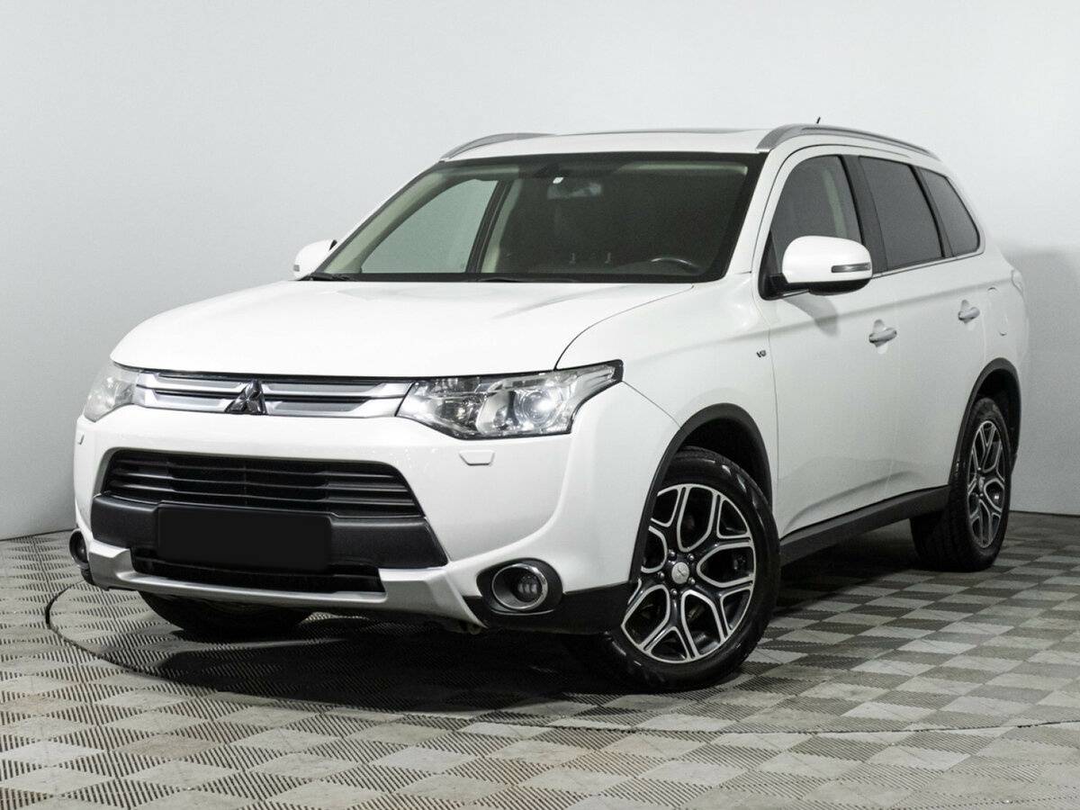 Mitsubishi Outlander 2014 года с пробегом. Фото: #0