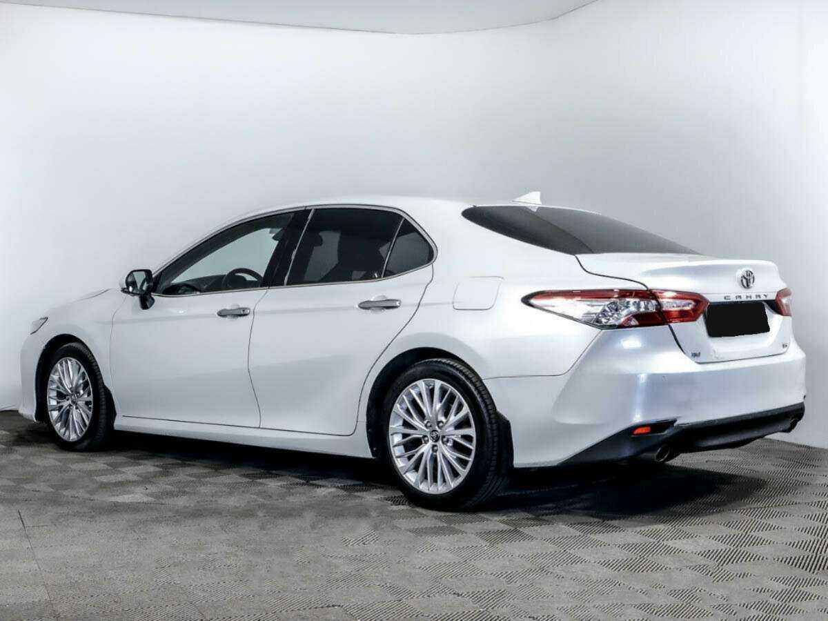 Toyota Camry 2018 года с пробегом. Фото: #5