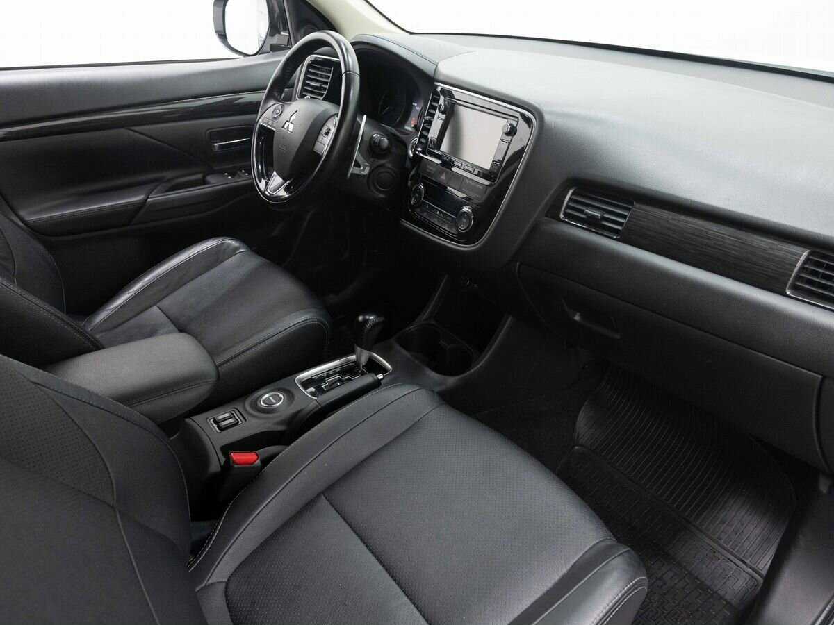 Mitsubishi Outlander 2016 года с пробегом. Фото: #12