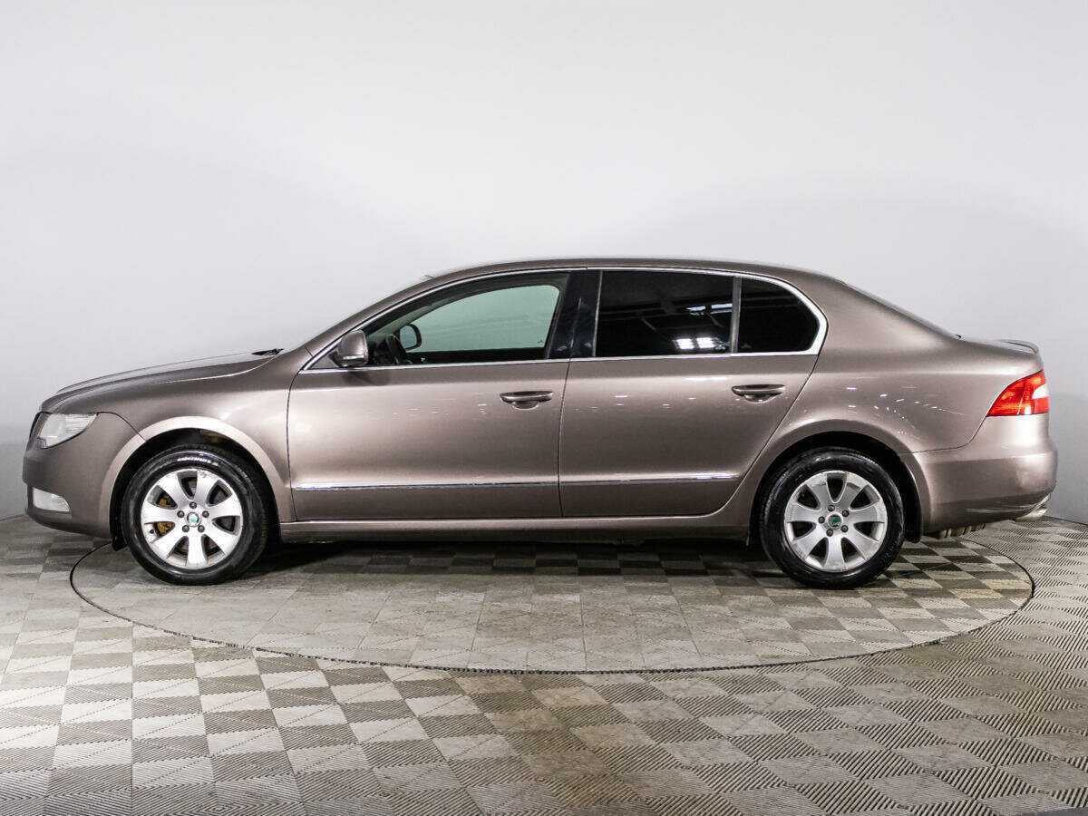 Skoda Superb 2012 года с пробегом. Фото: #7