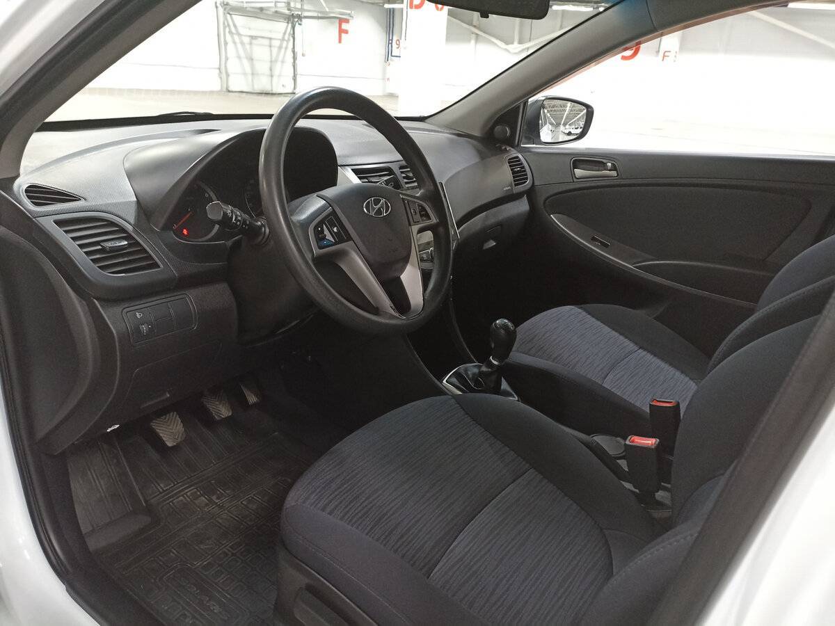 Hyundai Solaris 2015 года с пробегом. Фото: #15