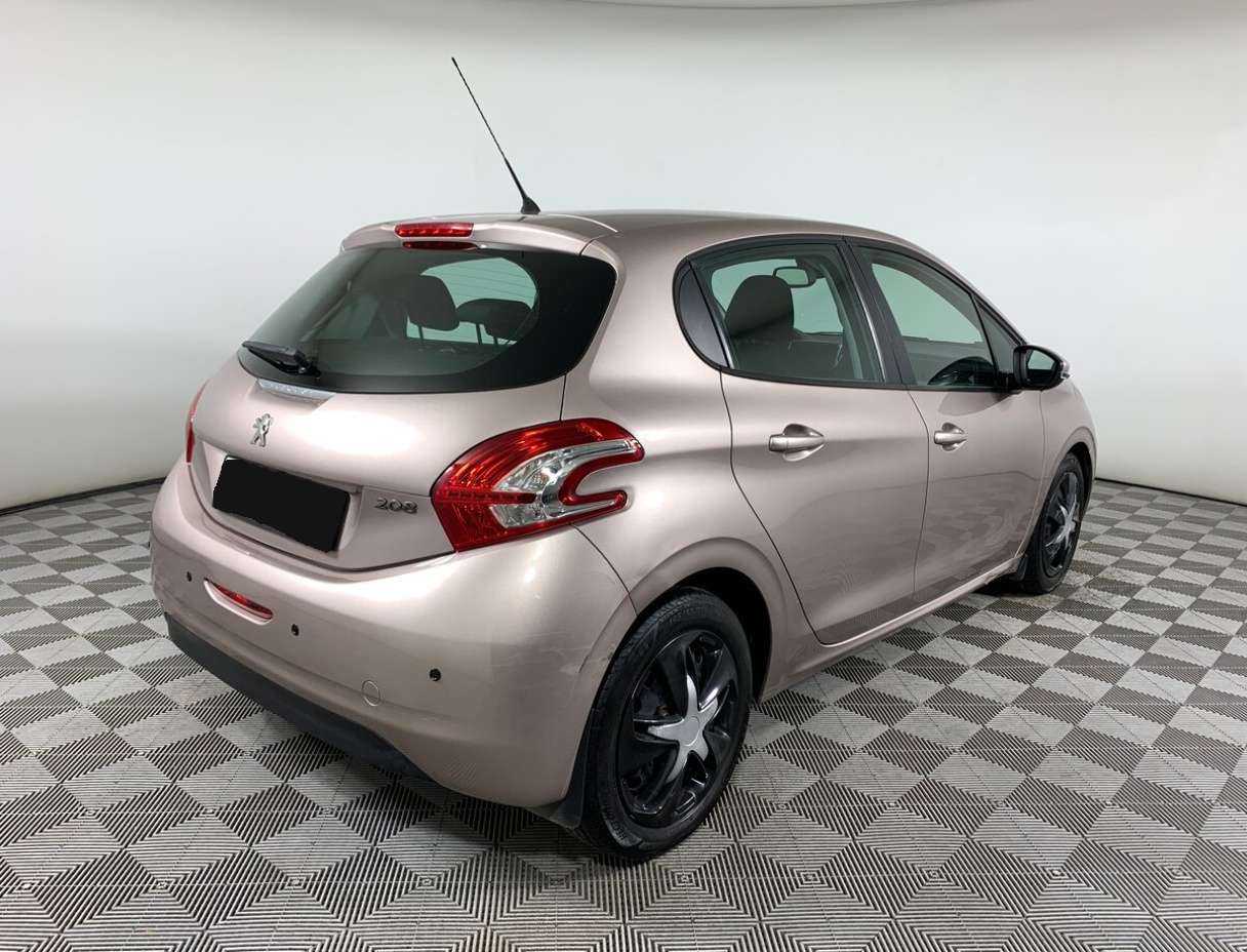 Peugeot 208 2013 года с пробегом. Фото: #4