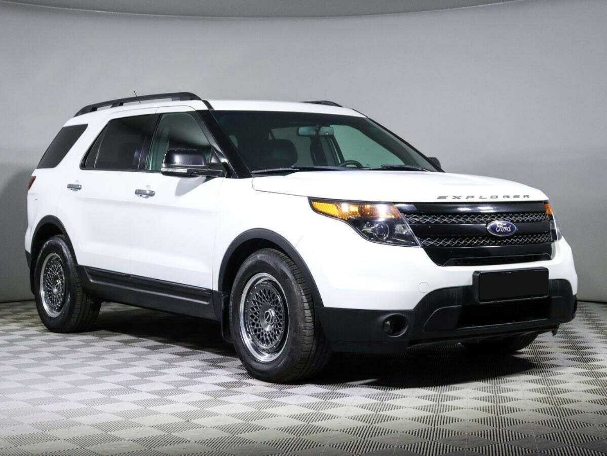 Ford Explorer 2015 года с пробегом. Фото: #2