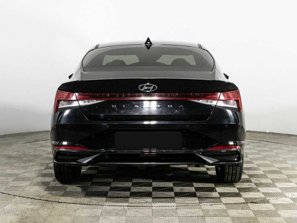 Hyundai Elantra 2021 года с пробегом. Фото: #5