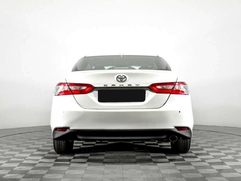 Toyota Camry 2018 года с пробегом. Фото: #4