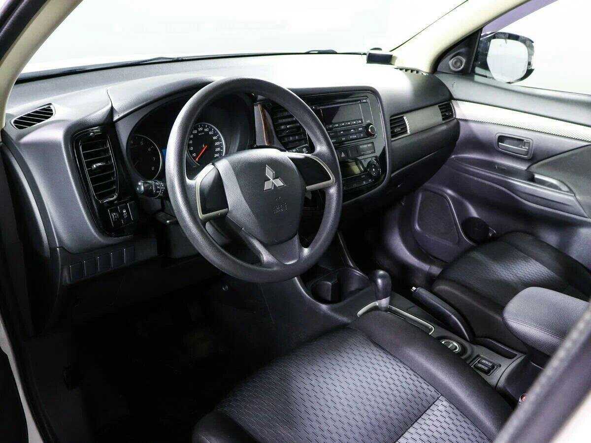 Mitsubishi Outlander 2012 года с пробегом. Фото: #11