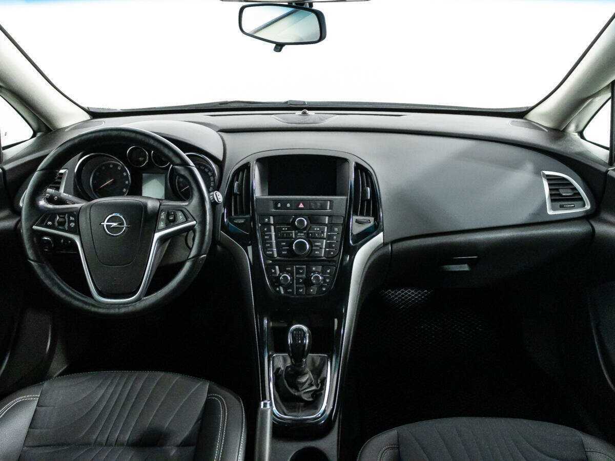 Opel Astra 2015 года с пробегом. Фото: #12