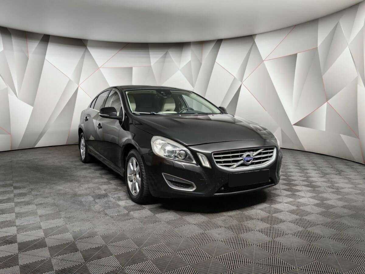 Volvo S60 2013 года с пробегом. Фото: #2
