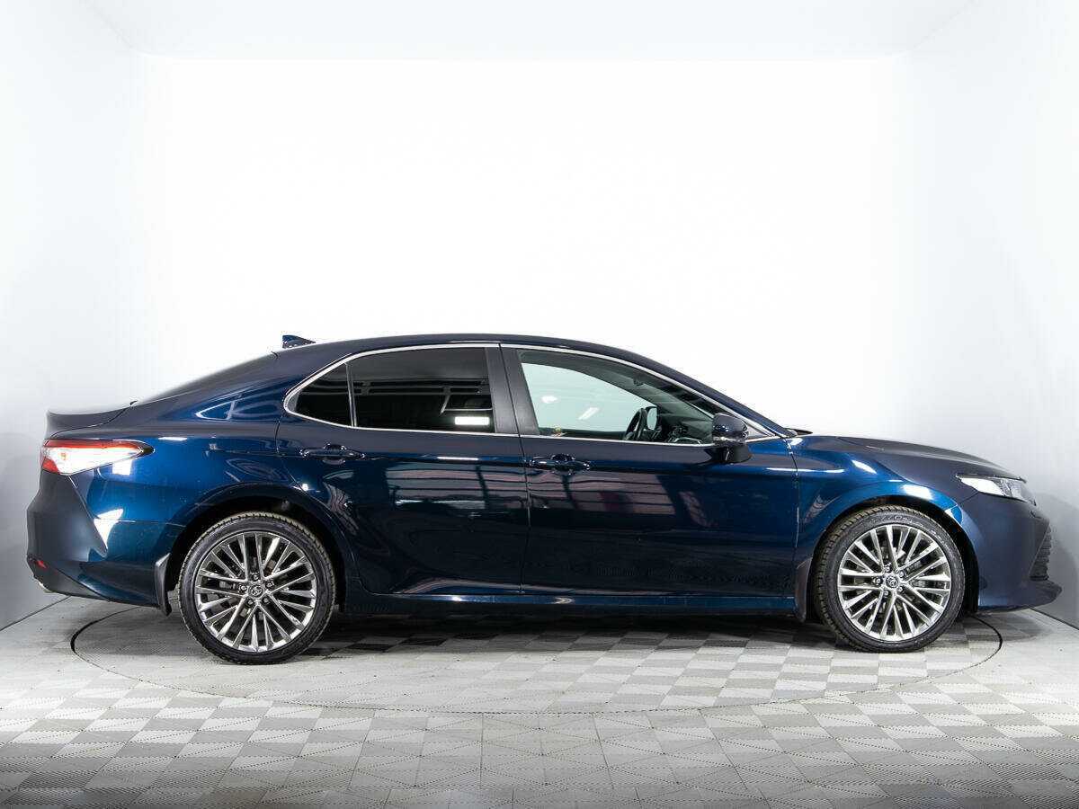 Toyota Camry 2018 года с пробегом. Фото: #3