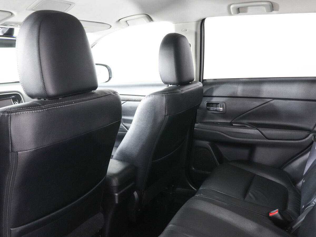 Mitsubishi Outlander 2015 года с пробегом. Фото: #11