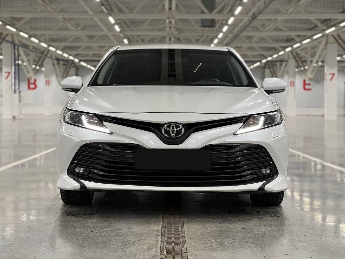 Toyota Camry 2021 года с пробегом. Фото: #1