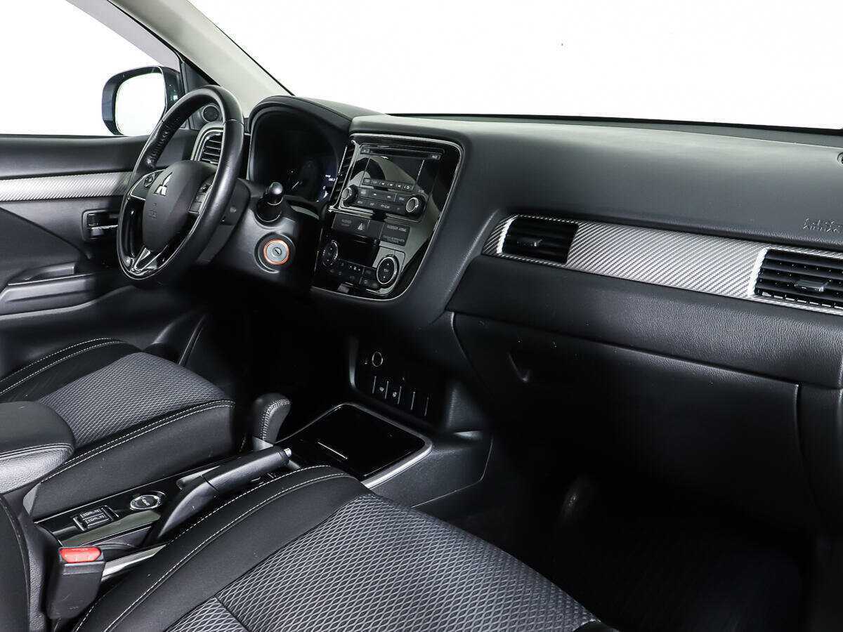Mitsubishi Outlander 2018 года с пробегом. Фото: #8