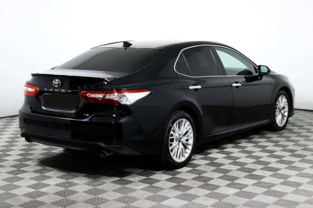 Toyota Camry 2018 года с пробегом. Фото: #4