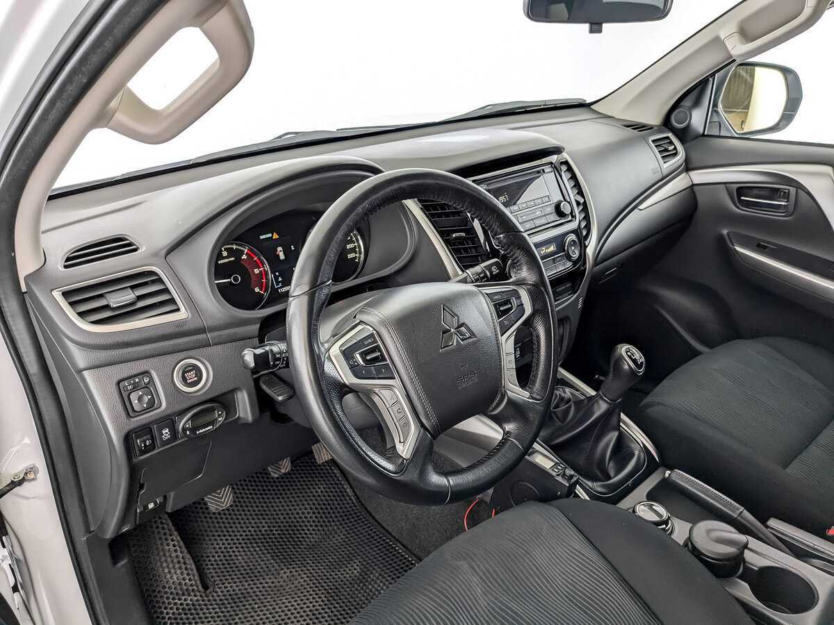 Mitsubishi Pajero Sport 2018 года с пробегом. Фото: #15